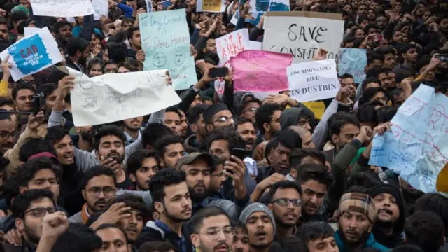 વિરોધ કરતા વિદ્યાર્થીઓ