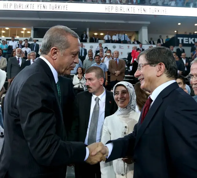 أردوغان وداوود أوغلو من حلفاء إلى أعداء