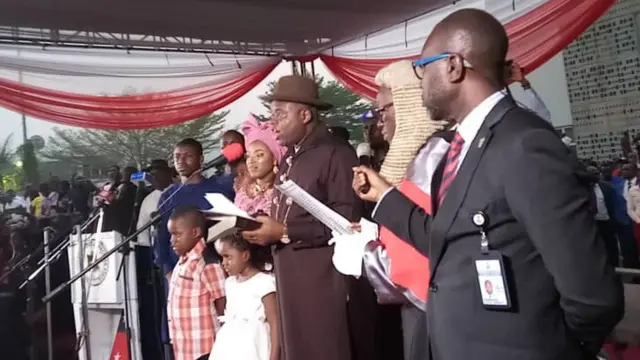 Idu n'iyi ọrụ nke Duoye Diri