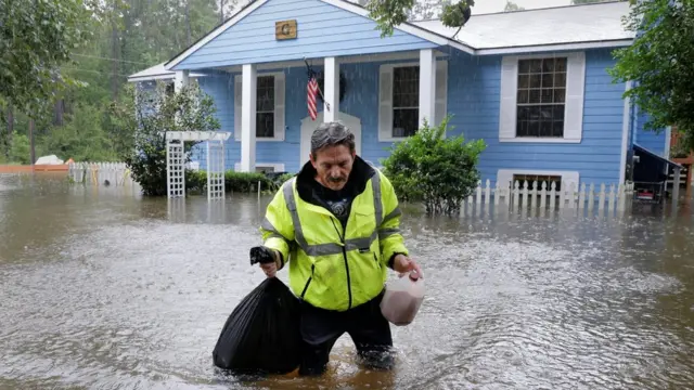 Namicha Lolaa keessa dhaabatee jiru