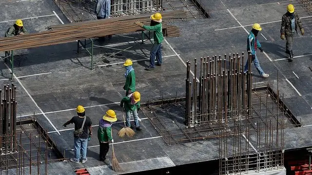 ภาพจำของแรงงานนอกระบบคือคนงานก่อสร้าง แต่แท้จริงแล้วแรงงานนอกระบบส่วนใหญ่จะทำงานอยู่ในภาคการเกษตร