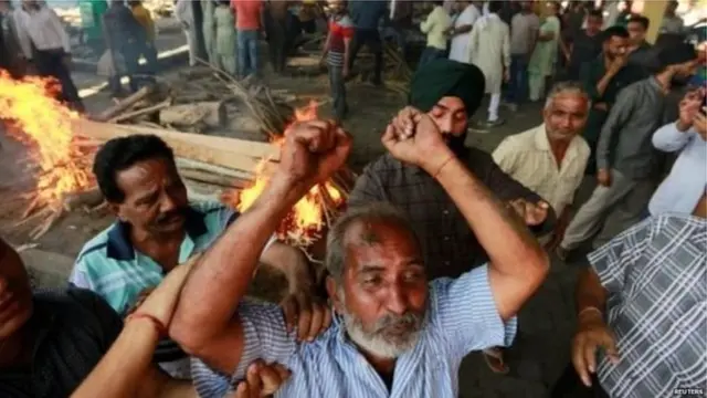 కారణం ఎవరు