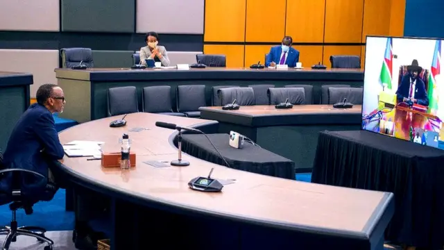 Kagame ayoboye inama ya EAC