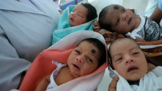 નવજાત બાળકોની તસવીર