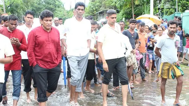 பாதிக்கப்பட்ட இடங்களை அமைச்சர்கள் மனோ கணேசன் , பழனி திகாம்பரம் நேரில் பார்வையிட்டனர்