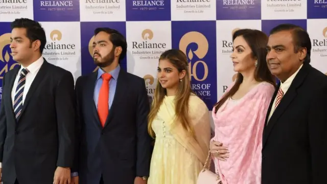 मुकेश अंबानी आणि त्यांचे कुटुंब