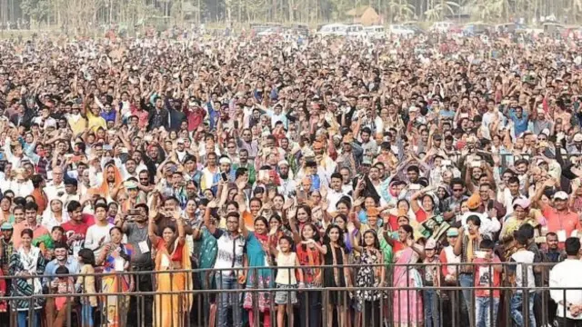 प्रधानमंत्री नरेंद्र मोदी की रैली में उमड़ा जनसमूह