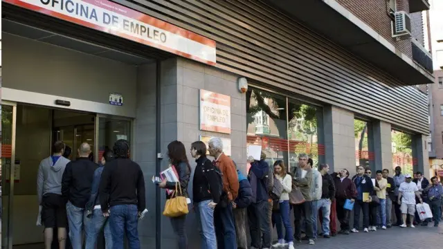 Электрондук мамлекетте мамлекеттик же башка мекеменин кызматын пайдалануу ыңгайлуу жана аз убакыт алат