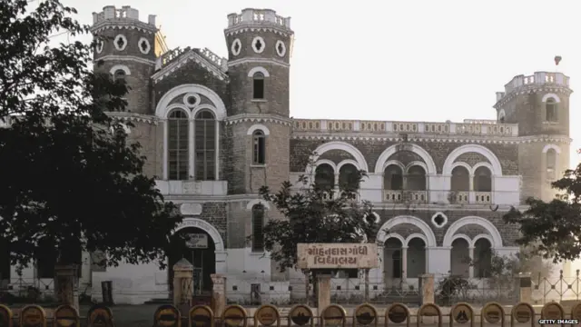 આલ્ફ્રેડ સ્કૂલની તસવીર