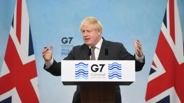 約翰遜主持G7峰會記者會