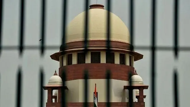 ప్రశాంత్ భూషణ్ ట్వీట్లు న్యాయ వ్యవస్థను అగౌరవపర్చేలా ఉన్నాయని సుప్రీం కోర్టు అభిప్రాయపడింది