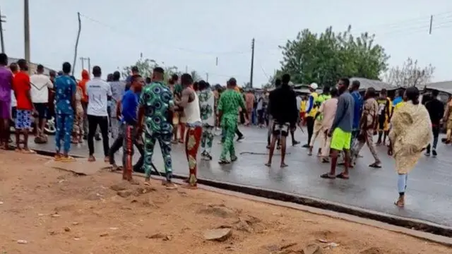 Awọn to n se iwọde nibi idibo ijọba ibilẹ