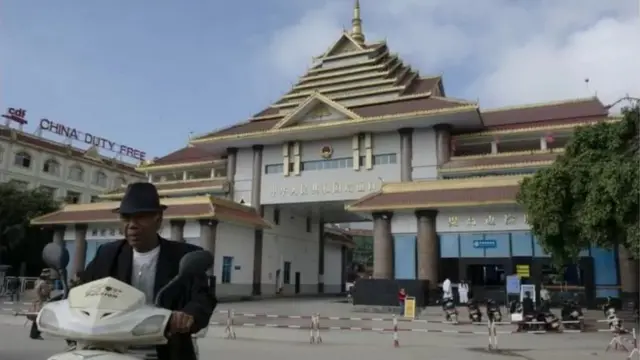 မူဆယ်နယ်စပ်က ကုန်သွယ်မှုတွေ ပြန်လည်လှုပ်ရှားလာတယ်လို့ ပြော