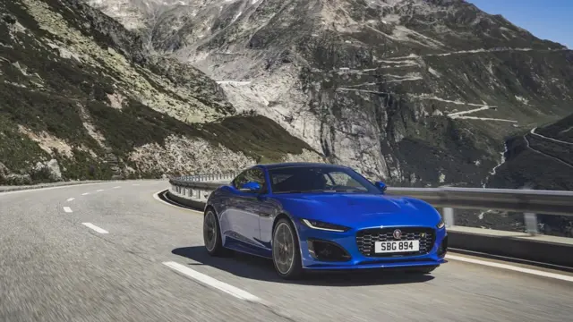 این نسل از جگوار اف-تایپ در سال ۲۰۱۳ به بازار عرضه شد