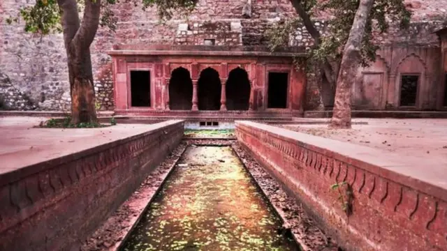 मुगलकालीन इमारत