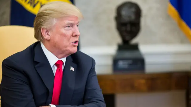 डोनल्ड ट्रंप