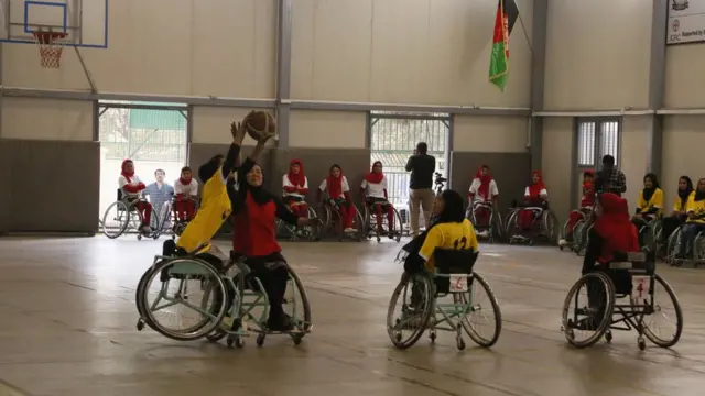 دختران معلول