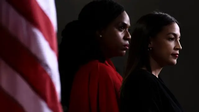 ट्रंप ने ज़ोर देकर कहा, 'मैं नस्लवादी नहीं हूं'