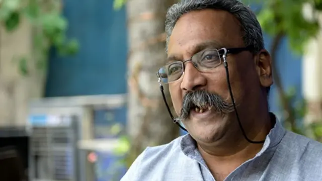 "ஆதார் தகவல்களை தவிருங்கள்" இஸ்லாமியர்கள் வாக்கு வங்கியை தக்கவைக்க அதிமுகவின் முயற்சியா இது?