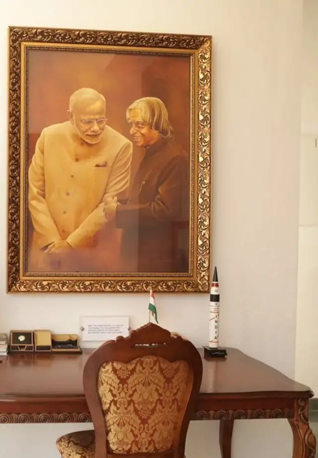 அப்துல் கலாம் தன் வாழ்நாளில் பயன்படுத்திய பொருட்கள் மணிமண்டபத்தில் அவரது நினைவாக வைகப்பட்டுள்ளன.