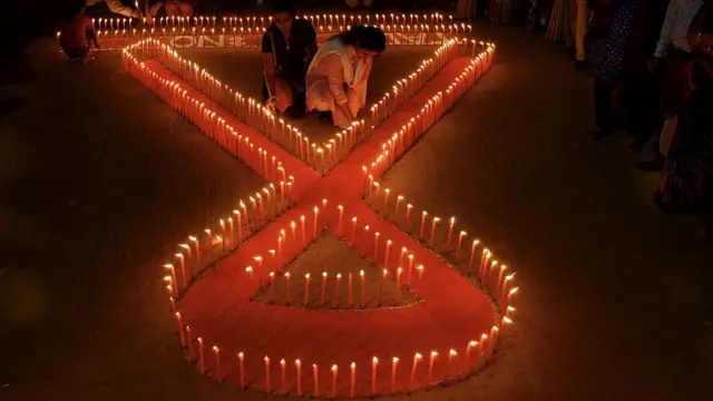 எயிட்ஸ் சின்னம்