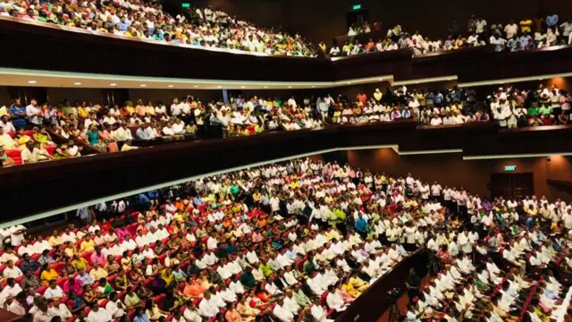 ஐக்கிய தேசியக் கட்சி தலைமையிலான ஐக்கிய தேசிய முன்னணியுடன் தற்போது ஆட்சி பீடத்திலிருந்த நிலையில், ஐக்கிய மக்கள் சக்தியுடன் இணைந்த கட்சிகள்