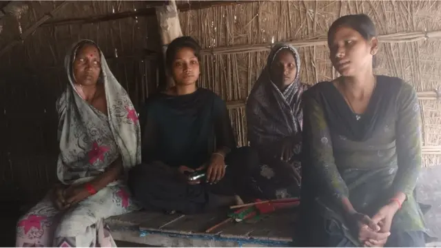 ਭਾਜਪਾ ਵਰਕਰ ਸ਼ਿਆਮਸੁੰਦਰ ਨਿਸ਼ਾਦ ਦੀ ਮਾਂ ਅਤੇ ਭੈਣਾਂ ਘਰ ਵਿੱਚ ਬੈਠੀਆਂ ਹਨ।