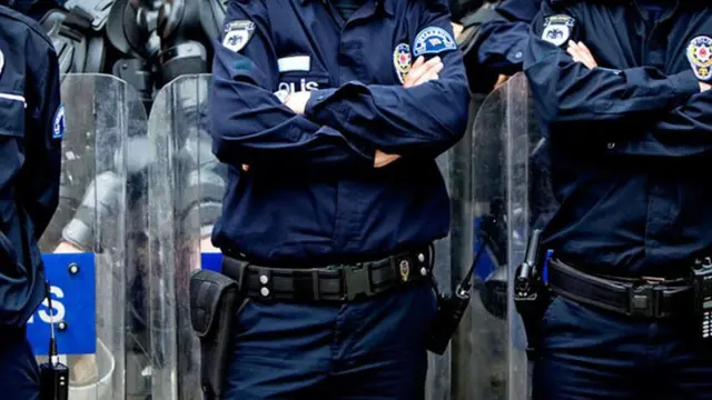 Operasyon İstanbul Kaçakçılık Şube Müdürlüğü ekipleri tarafından yürütülüyor.