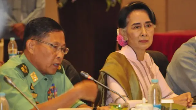 JICM အစည်းအဝေးကို နိုင်ငံတော်ရဲ့အတိုင်ပင်ခံပုဂ္ဂိုလ် ဒေါ်အောင်ဆန်းစုကြည်နဲ့ ဒုတိယတပ်မတော်ကာကွယ်ရေးဦးစီးချုပ် ဒုတိယဗိုလ်ချုပ်မှူးကြီး စိုးဝင်းတို့ ဦးဆောင်တက်ရောက်ပါတယ်။