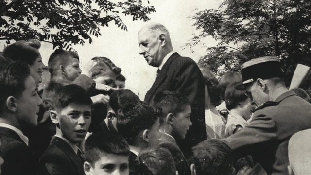 De Gaulle visits Orpheopolis