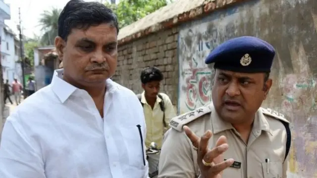 Brajesh Thakur waxaa lagu eedeeyey kufsi iyo xadgudub galmo