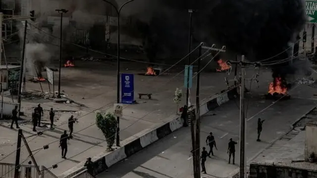 EndSARS Protest: Oba of Lagos palace, NPA, TVC fire, Lagos Oriental hotel, odas wey violent protest destroy afta "Lekki toll gate Lagos shooting" - BBC News Pidgin