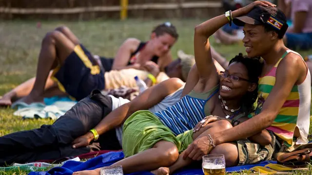 Nwoke na na nwaanyị