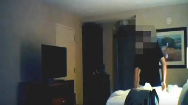 Xuehua Peng, ABD Adalet Bakanlığı tarafından basına dağıtılan kanıtta bir otel odasında görülüyor