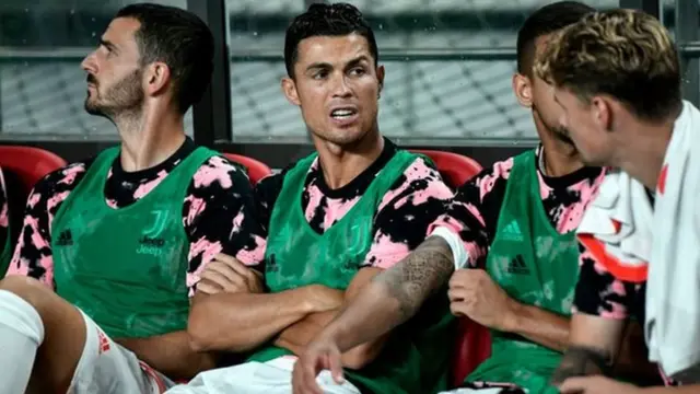 كريستيانو رونالدو على مقاعد البدلاء