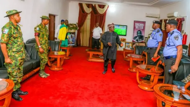 Gomina Lalong atawọn agbofinro