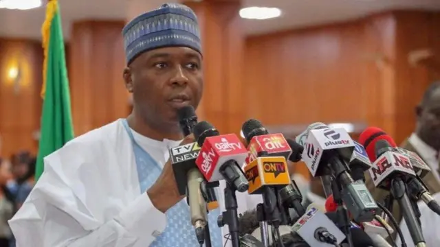 Saraki ya ce ba zai ajiye mukaminsa ba
