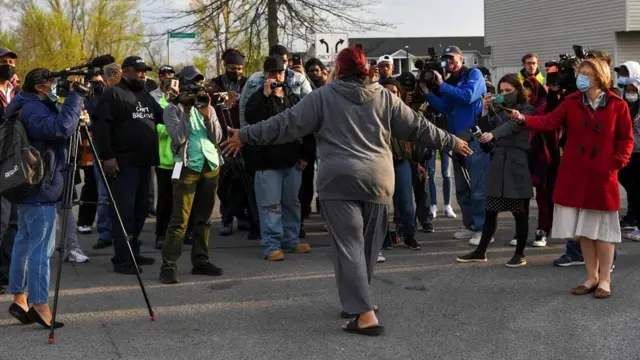 هیزل برایانت که خود را خاله ماکایا معرفی کرد به رسانهها گفت خواهرزادهاش فقط از خود دفاع میکرده