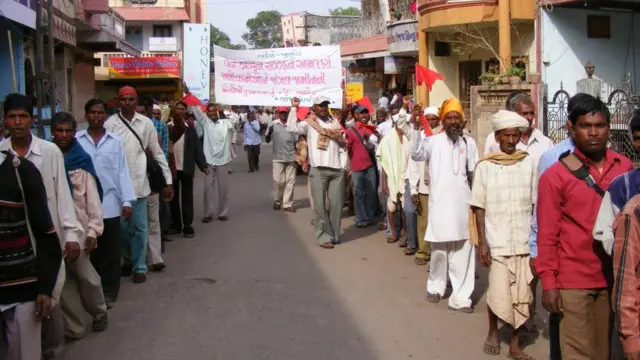 આદિવાસીઓની રેલી