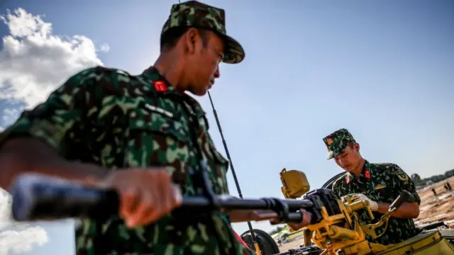 Chi phí cho quân sự của Việt Nam tăng nhẹ trong những năm gần đây, theo giới quan sát