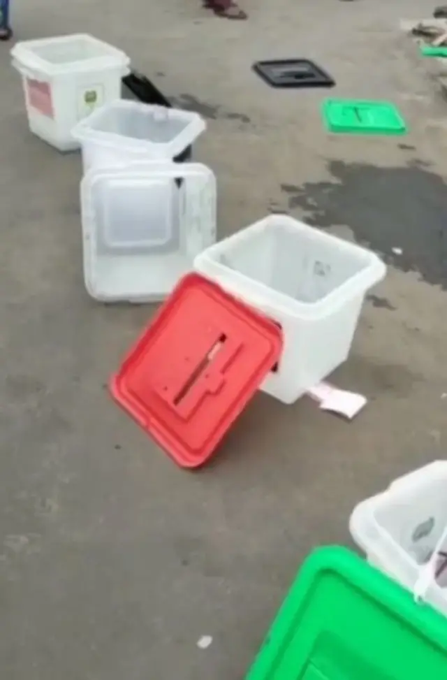 Apoti idibo ti wọn fọ