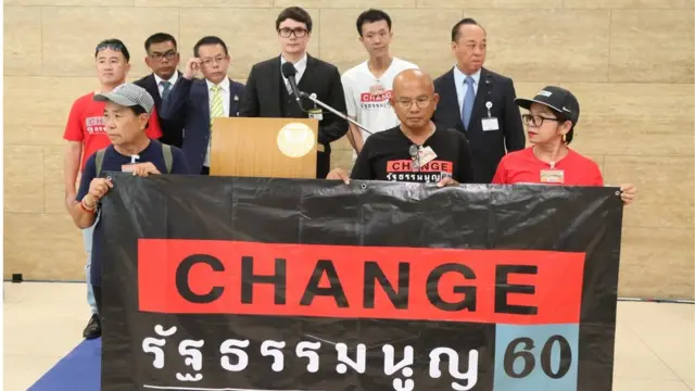 ภาคประชาชนเข้าพบ ส.ส. ฝ่ายค้าน สนับสนุนให้มีการแก้ไขรัฐธรรมนูญ