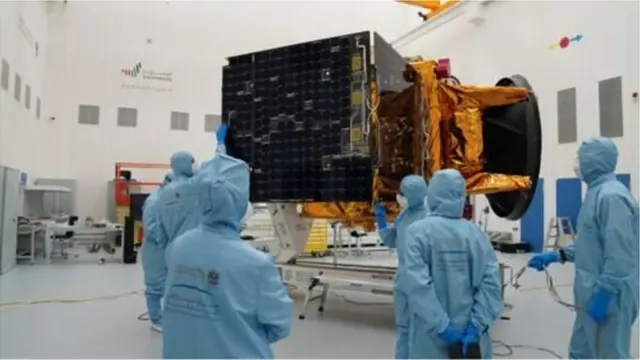 शोध करते वैज्ञनिक