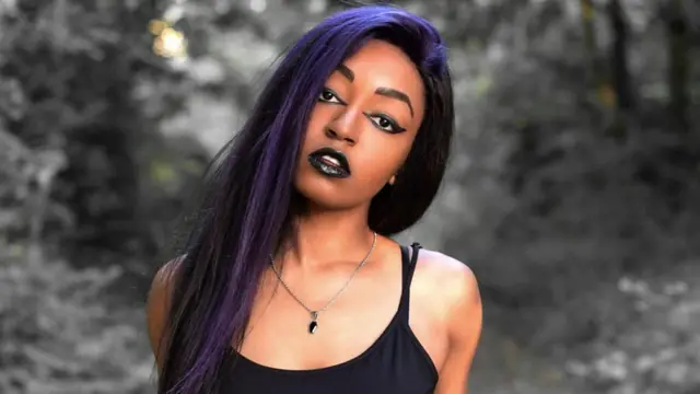 Yasmin, 24, from Reading