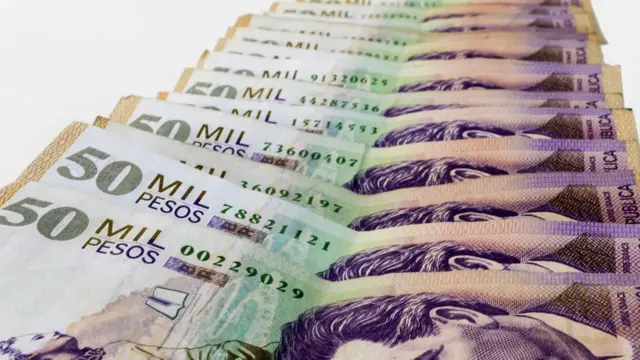 Billetes de 50 mil pesos colombianos.