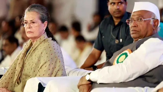 खड़गे, सोनिया