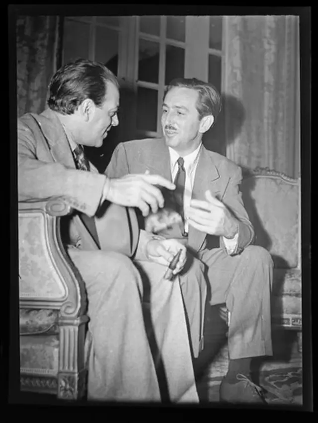 Heitor Villa Lobos conversa com Walt Disney