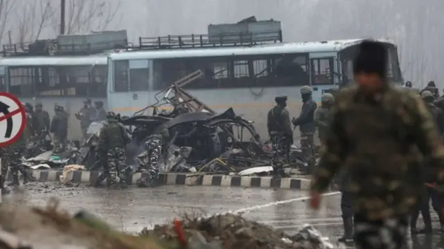 পুলওয়ামার আক্রমণ নতুন করে ভারত পাকিস্তান উত্তেজনা বাড়িয়ে দিয়েছে