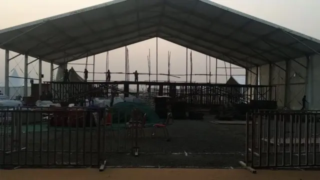 प्रधानमंत्री के कार्यक्रम के लिए एयरपोर्ट पर हो रही तैयारी