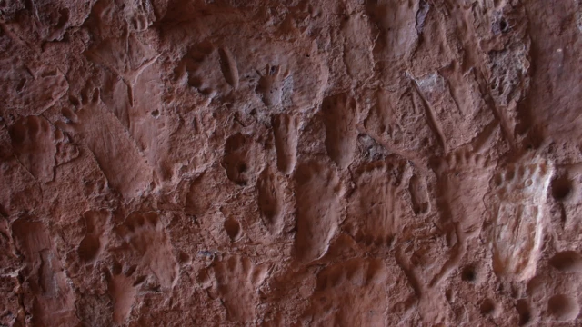 Marcas encontradas na Gruta dos Pezinhos